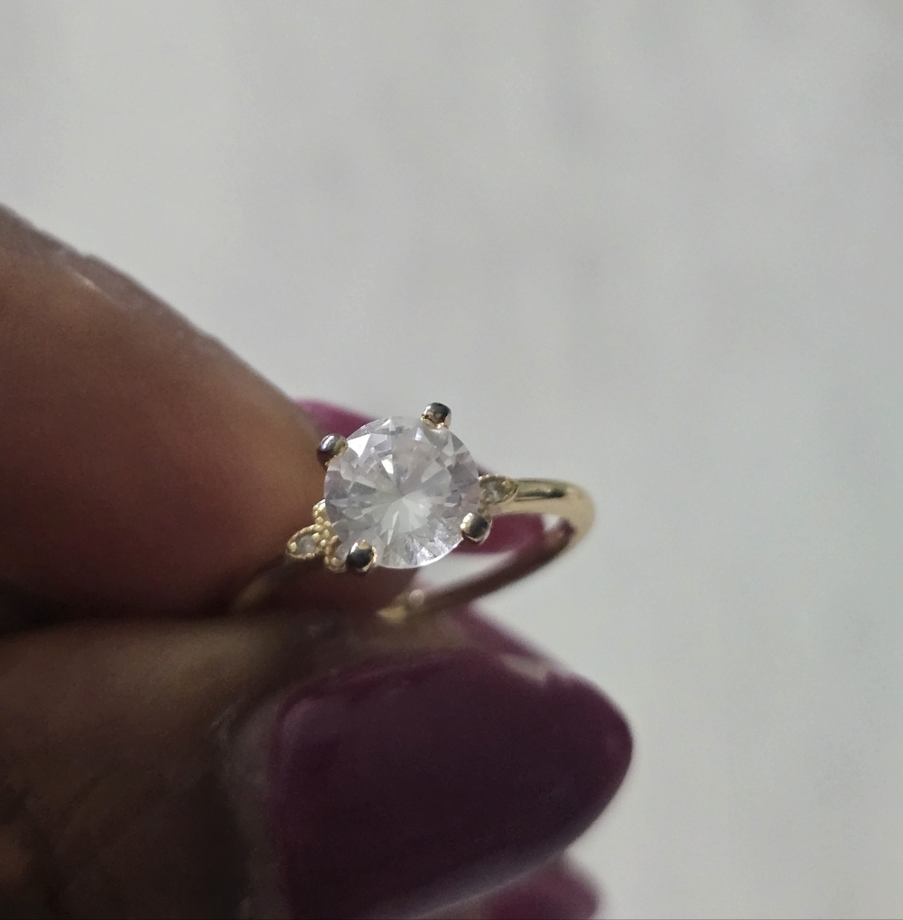 Macy's Women Engagement Ring Size 6 Gold Plated has a small blemish - Picture 6 of 9